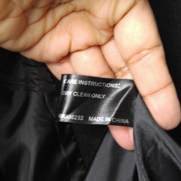 ❌SOLD❌Gallery Black Wool Coat - Picture 9 of 9